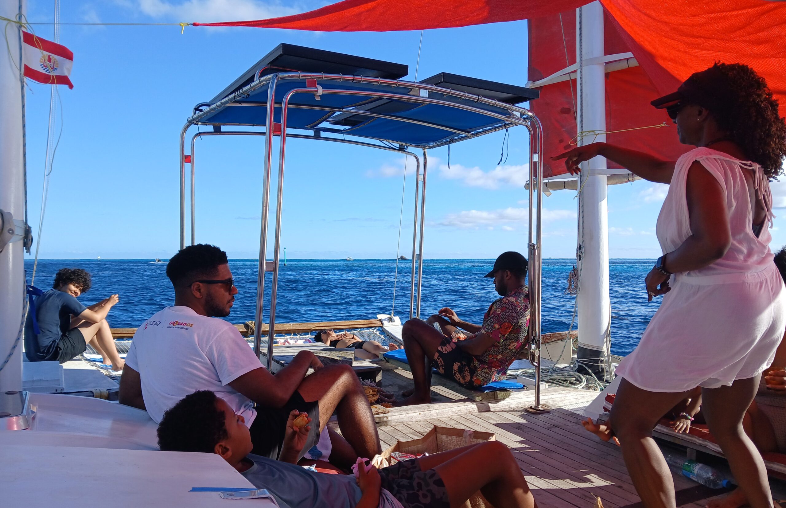 Demi-journee en pirogue polynesienne lagon Puna'auia